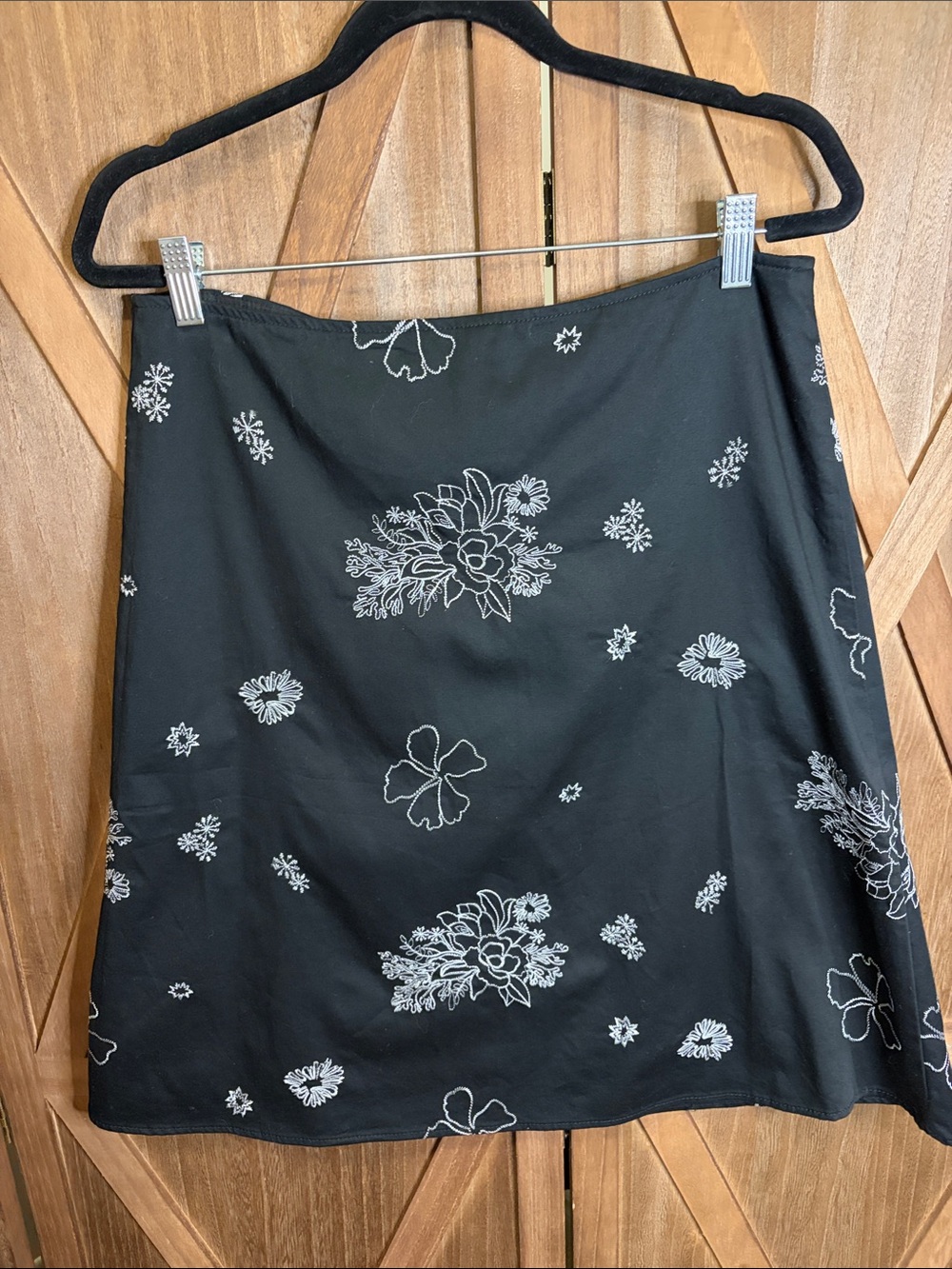 RW&CO. Black White Floral Embroidered Cotton Blend Mini Skirt SIZE 10